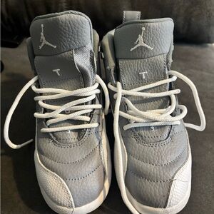 Jordan Kids Sneakers in Gray and White